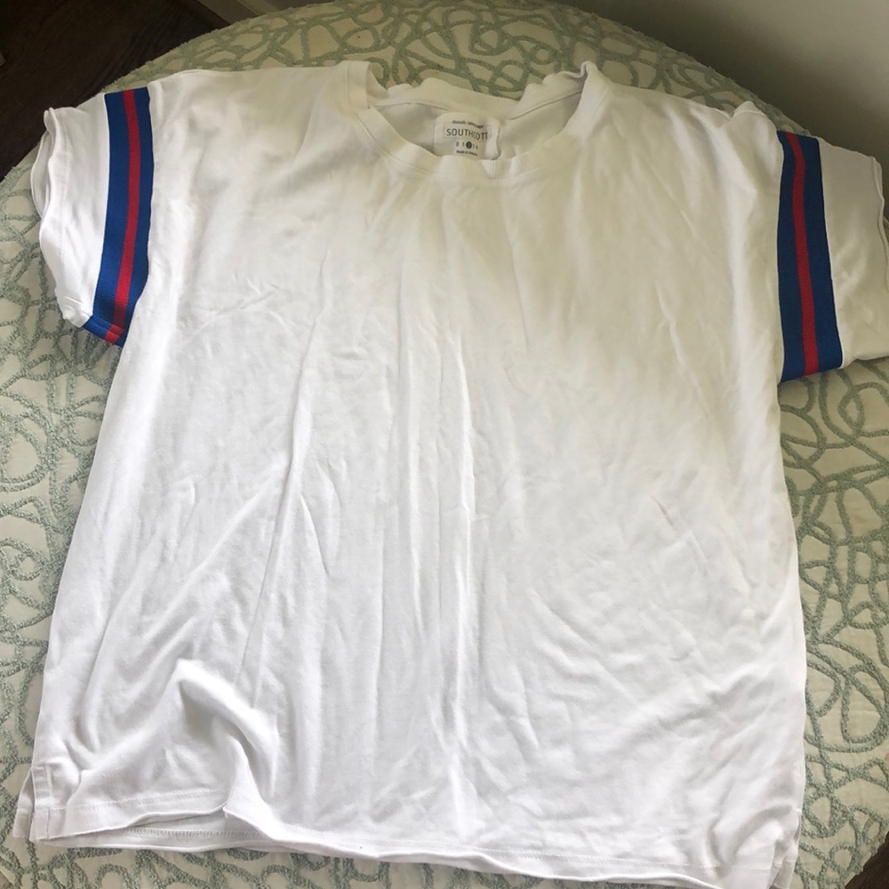 Cute comfortable tee with blue and red stripes